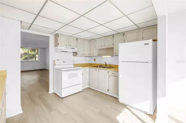 St Petersburg, FL 33703,4915 BAY ST NE #222