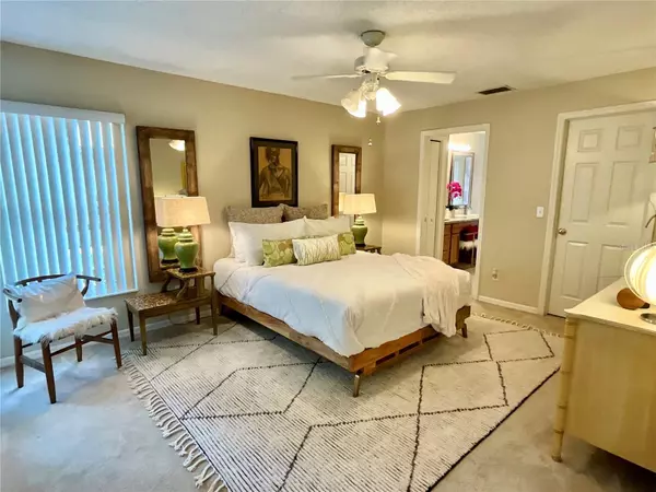Valrico, FL 33596,2319 NEEDHAM DR