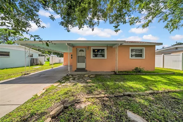 9046 1ST ST N, St Petersburg, FL 33702