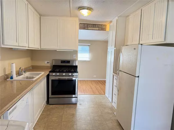 St Petersburg, FL 33702,6830 AMERICANA DR NE #127