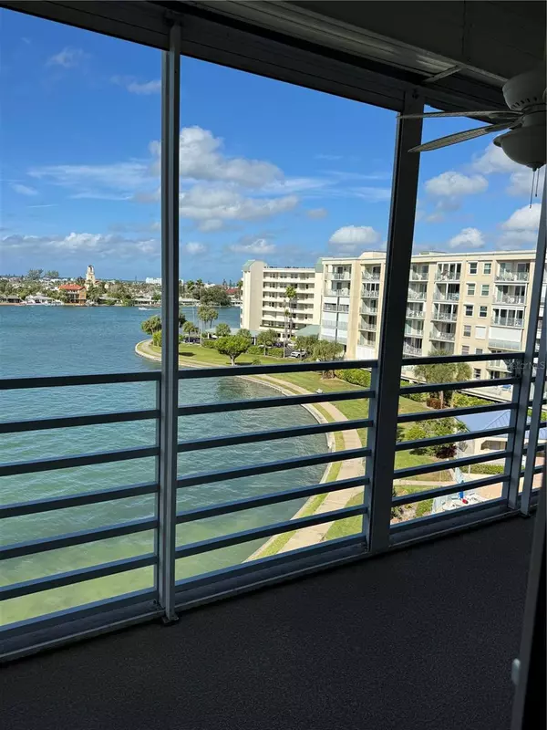 7902 SAILBOAT KEY BLVD S #502, South Pasadena, FL 33707