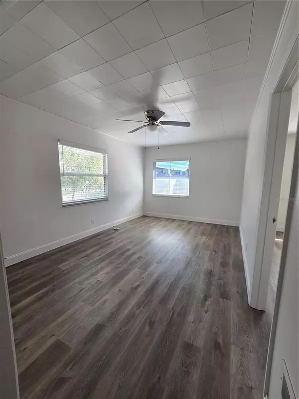 Tampa, FL 33611,4919 S RENELLIE DR #4