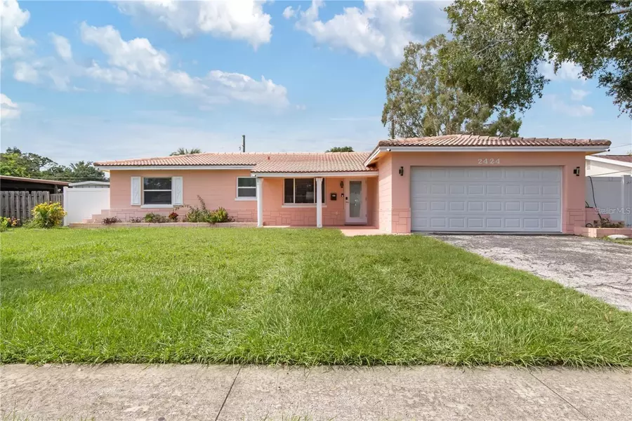2424 61ST LN N, St Petersburg, FL 33710