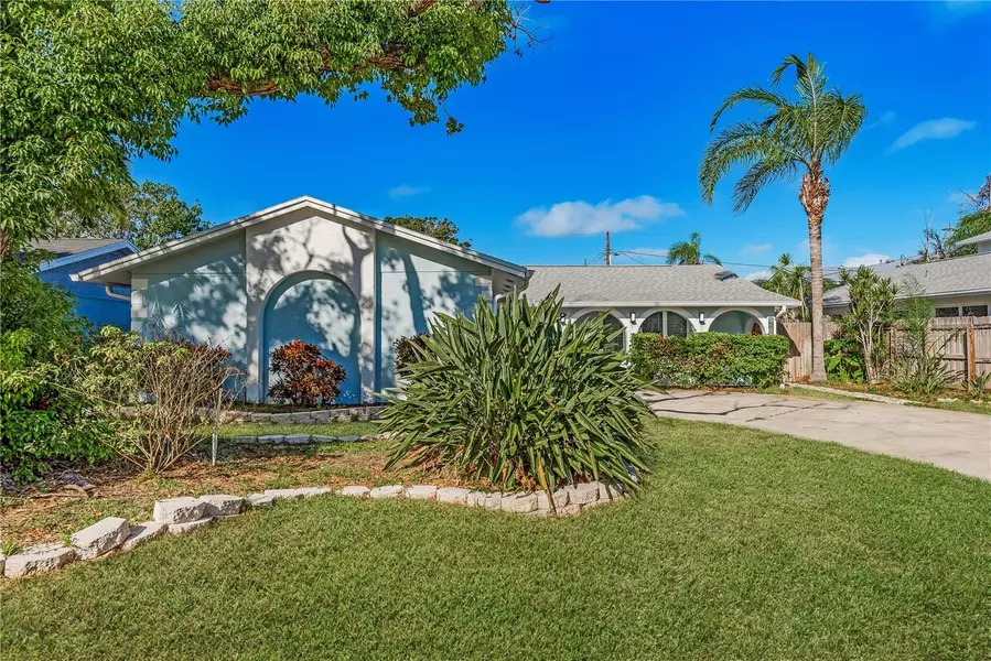 5630 VENETIAN BLVD NE, St Petersburg, FL 33703