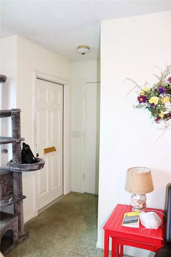 Pinellas Park, FL 33781,6990 VERSAILLES N #6990