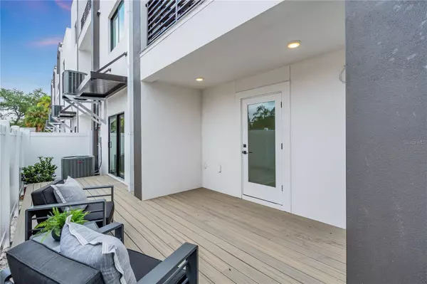 Tampa, FL 33609,3002 W PLATT #6