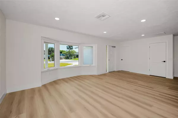 Treasure Island, FL 33706,790 116TH AVE