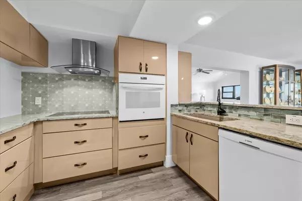 Tampa, FL 33611,4141 BAYSHORE BLVD #1701