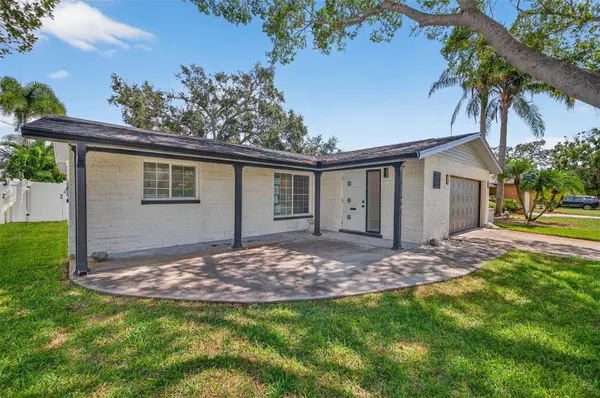 St Petersburg, FL 33703,3927 HELENA ST NE