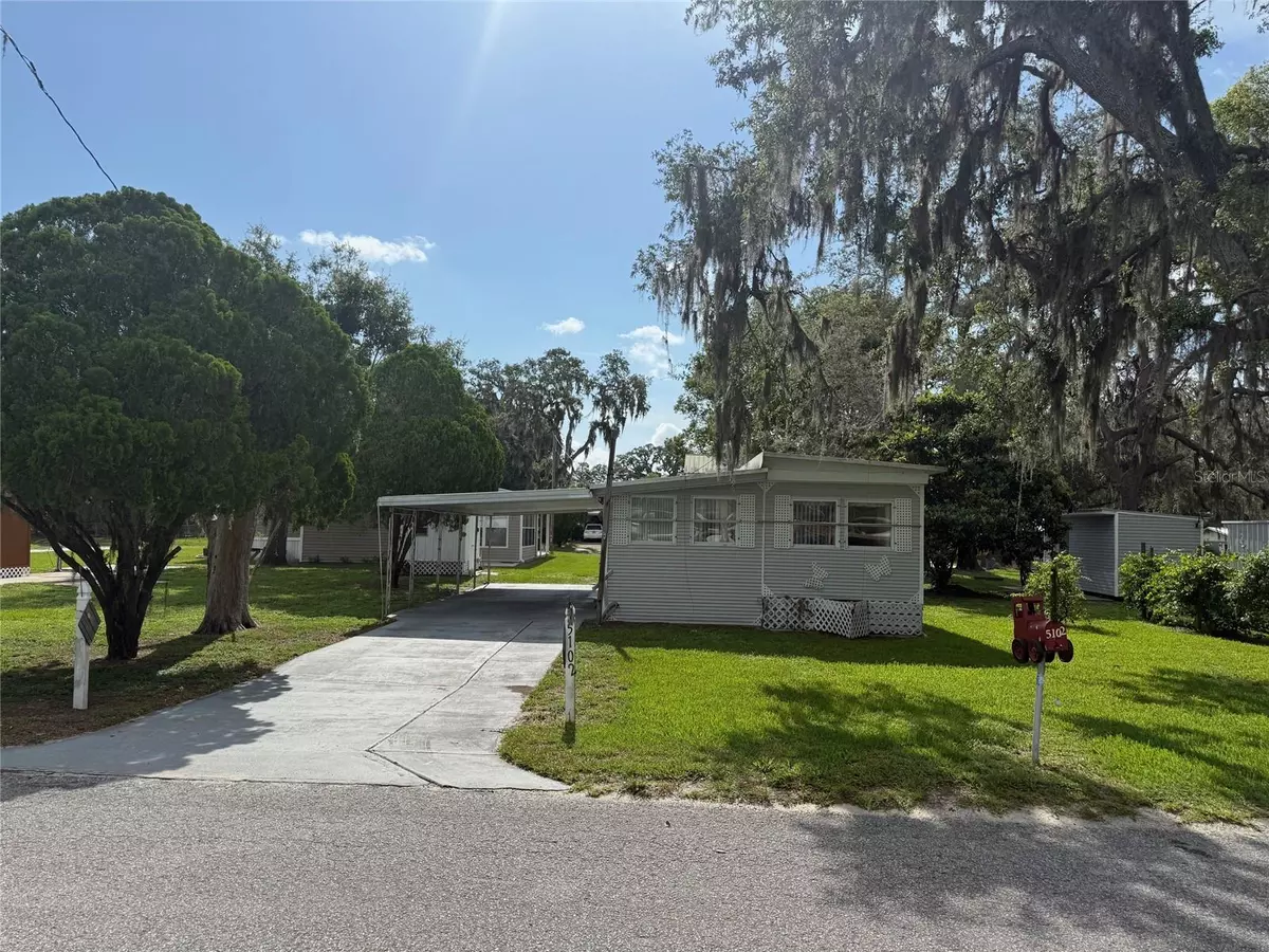 Zephyrhills, FL 33542,5102 HILL DR