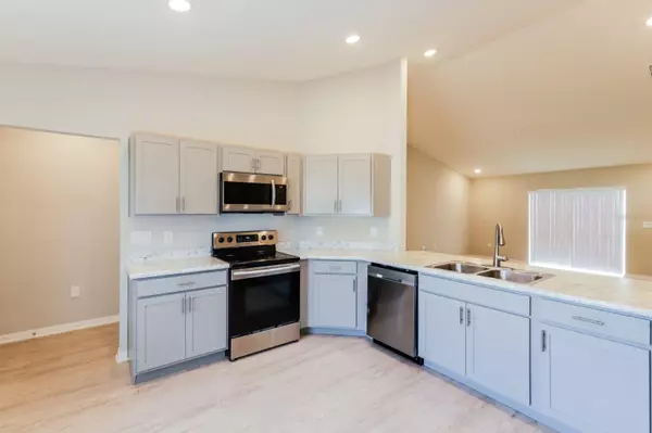 Eagle Lake, FL 33839,992 FIRST DR