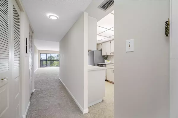 Clearwater, FL 33760,2900 COVE CAY DR #6F