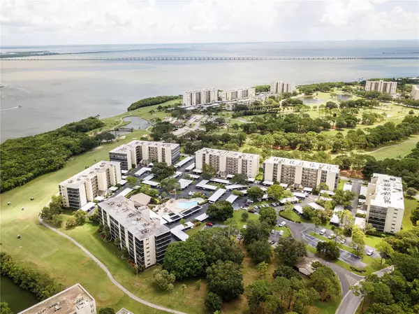 Clearwater, FL 33760,2900 COVE CAY DR #6F