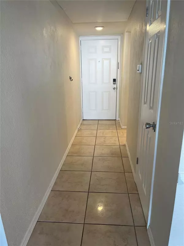St Petersburg, FL 33710,5155 9TH AVE N #208