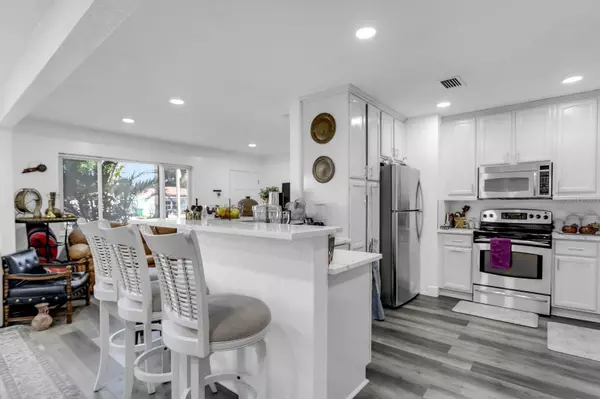 Kenneth City, FL 33709,4864 LAKE CHARLES DR N