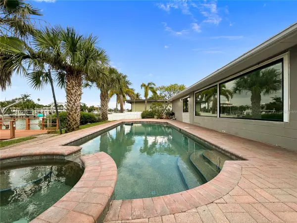 St Petersburg, FL 33707,7861 1ST AVE S
