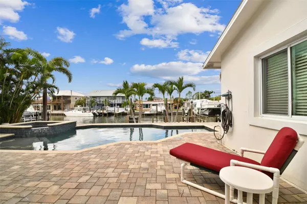 Redington Shores, FL 33708,17450 2ND ST E