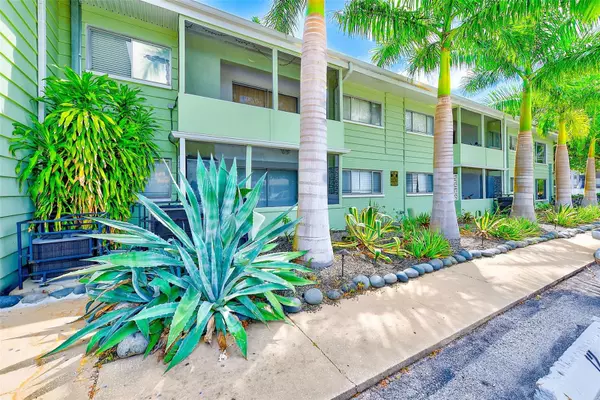 1329 DREW ST #9, Clearwater, FL 33755