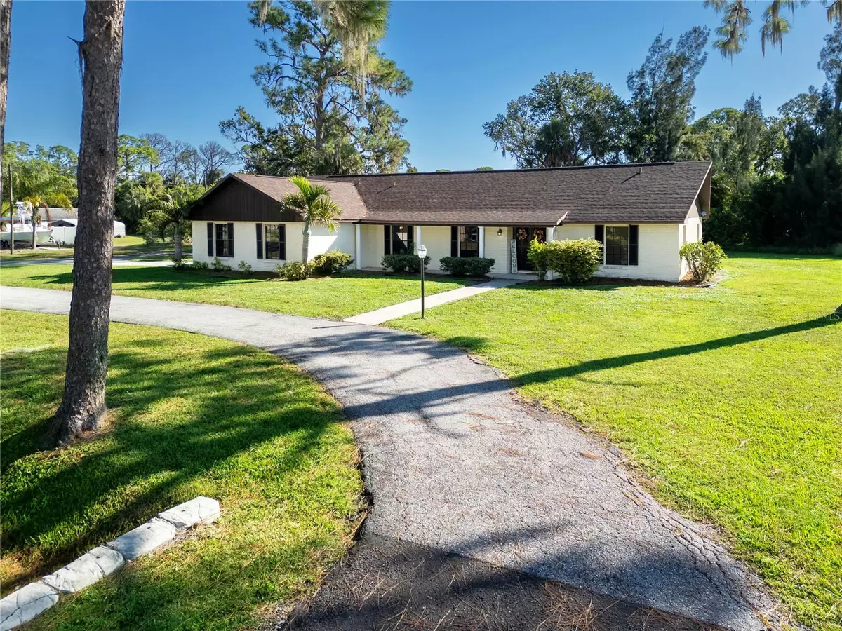 Ruskin, FL 33570,602 10TH ST SW