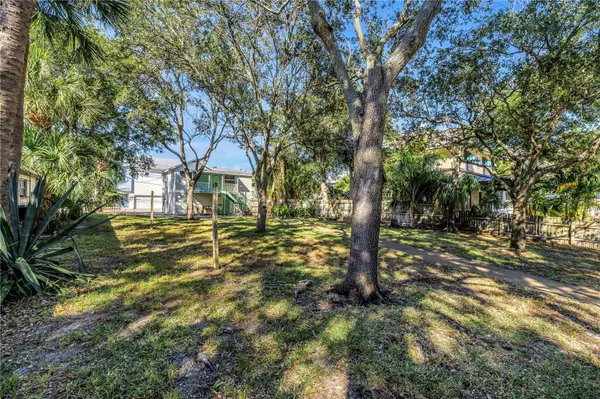 St Petersburg, FL 33701,127 6TH AVE N