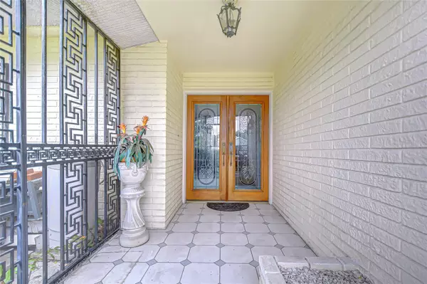 St Petersburg, FL 33712,6747 28TH ST S