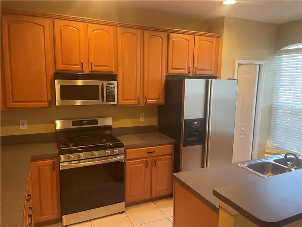 Tampa, FL 33611,3002 POINTEVIEW DR