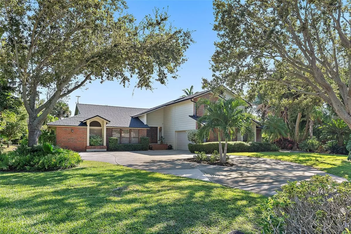 Bradenton, FL 34209,2371 LANDINGS CIR