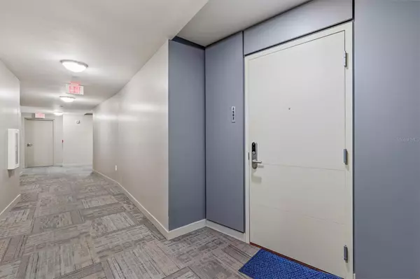 Tampa, FL 33602,912 CHANNELSIDE DR #2502