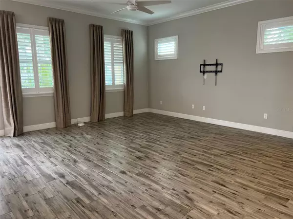 Tarpon Springs, FL 34689,590 RIVERCREST LN