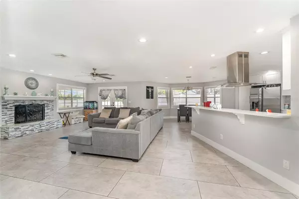 Haines City, FL 33844,945 SHAWNA SHRS