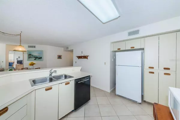 St Petersburg, FL 33715,6050 BAHIA DEL MAR CIR #120