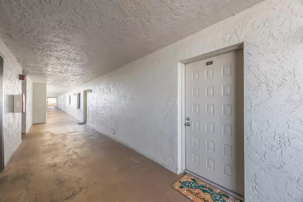 Madeira Beach, FL 33708,14950 GULF BLVD #605