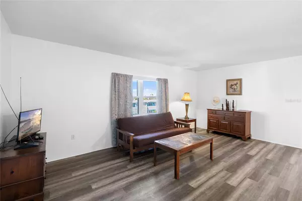 St Pete Beach, FL 33706,6651 SUNSET WAY #9