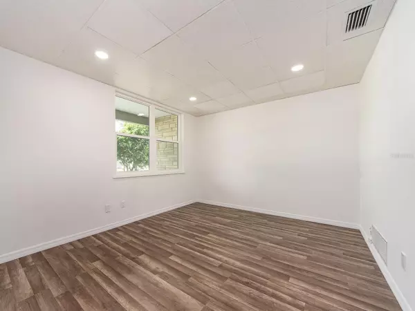 Clearwater, FL 33765,2051 RANGE RD