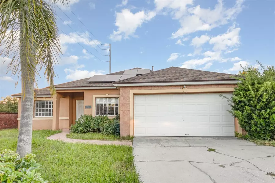 105 PARADISE WOODS CT, Davenport, FL 33896