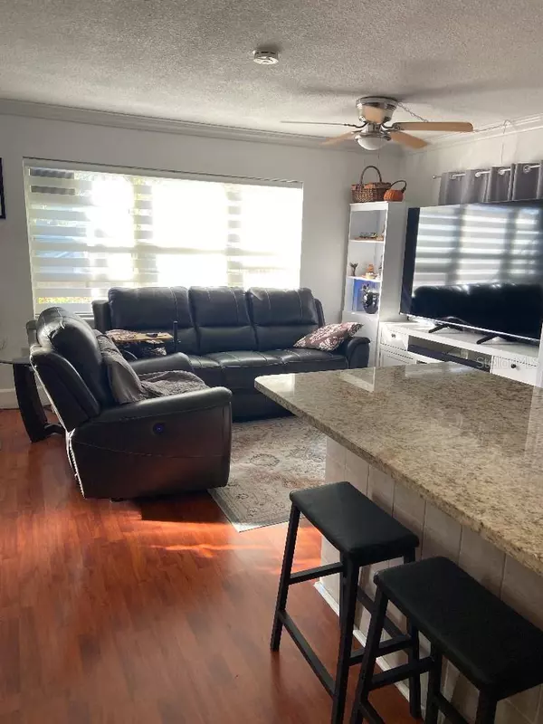 Orlando, FL 32803,719 MOUNT VERNON ST #1
