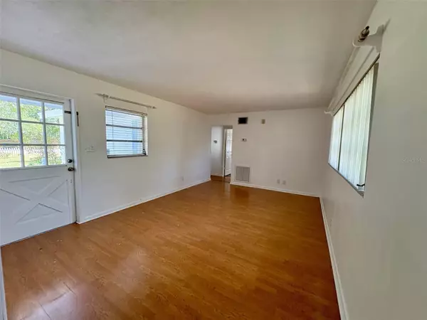 Tampa, FL 33618,15034 LAKE MAGDALENE BLVD