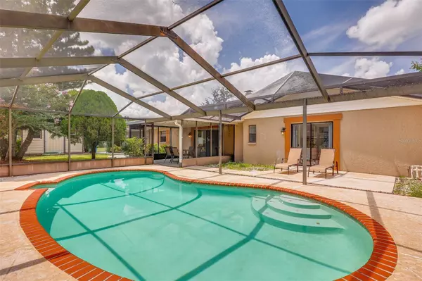 Wimauma, FL 33598,920 LAKEVIEW DR
