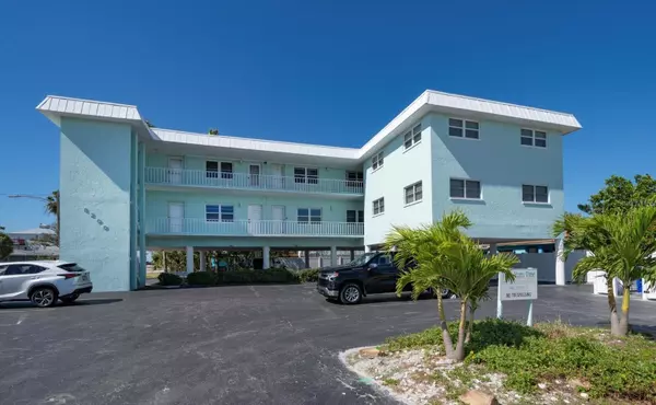 Treasure Island, FL 33706,8200 BAYSHORE DR #9
