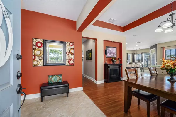 Apollo Beach, FL 33572,5516 LUMINAR POINTE LN