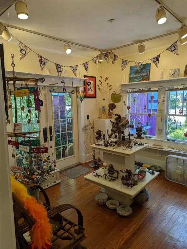 St Petersburg, FL 33713,2955 & 2945 CENTRAL AVE