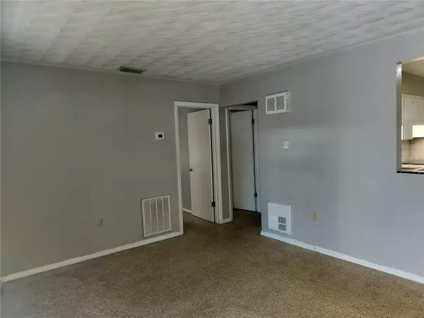Sebring, FL 33870,215 LARK AVE