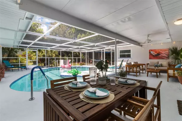 4665 WOODLAND DR, St Petersburg, FL 33708