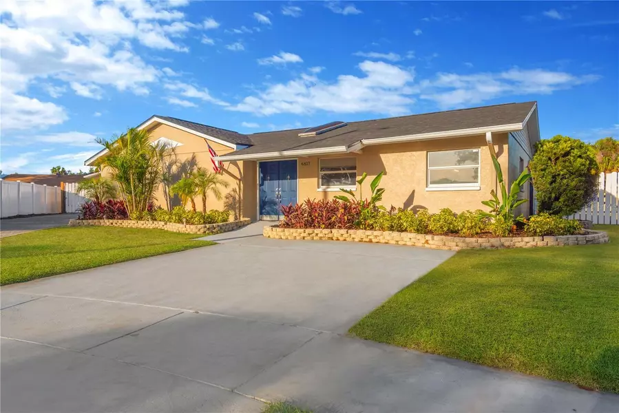 6817 CHIPPENDALE CT, Tampa, FL 33634