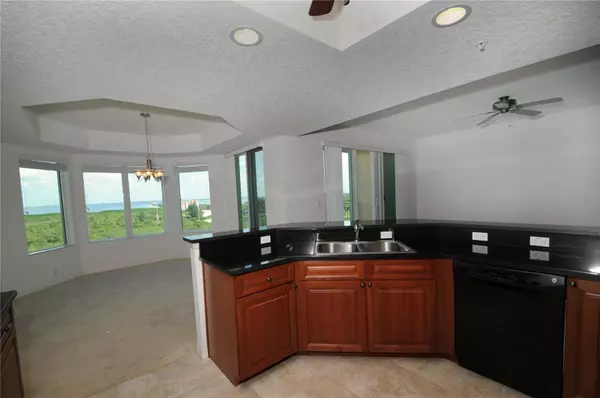 St Petersburg, FL 33716,10851 MANGROVE CAY LN NE #1212