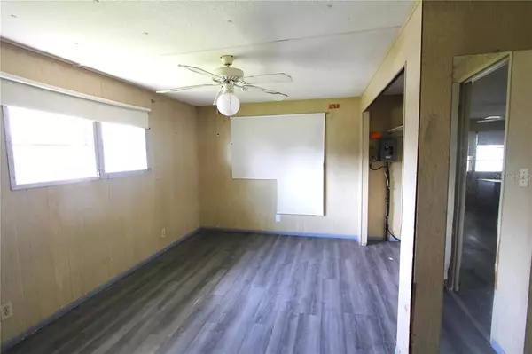 Zephyrhills, FL 33542,6021 RIDGEWOOD DR