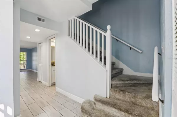 Tampa, FL 33634,6935 LAKE PLACE CT #6935