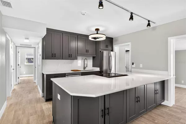 Tampa, FL 33615,4907 CRESTHILL DR