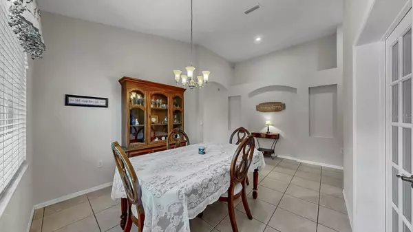 Lithia, FL 33547,15513 MARTINMEADOW DR