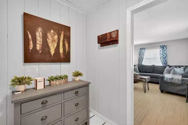 St Petersburg, FL 33712,2401 19TH ST S